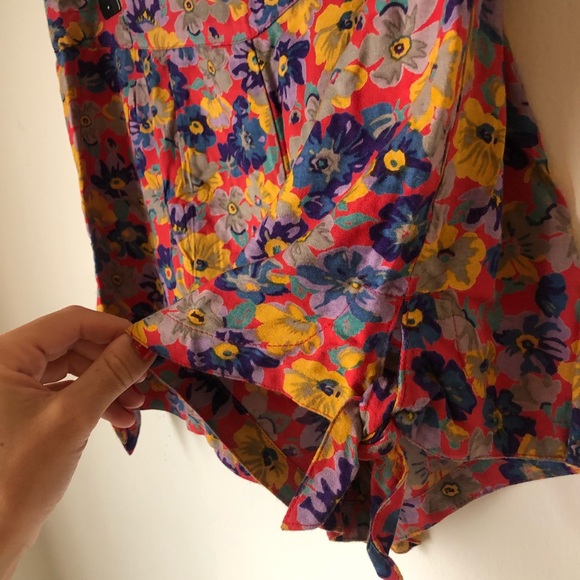 Kimchi Blue floral shorts - Picture 2 of 4